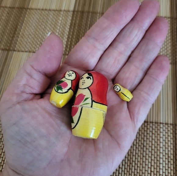 Nesting dolls - Picture 3 of 5